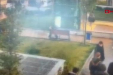 Metro çıkışında dehşet: Dayak yiyen çocuğu kurtarmak isterken defalarca bıçaklandı