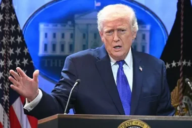 Yüzde 10 kesmedi, Trump küresel gümrük vergilerini yüzde 15’e çıkardığını açıkladı