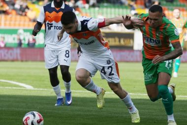 Başakşehir, Alanyaspor’u evinde 2-1 yendi