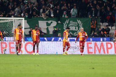 Galatasaray zirve yarışında fena tökezledi