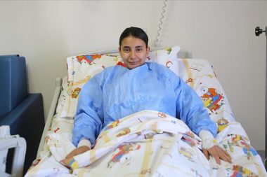 Bulantı şikayetiyle hastaneye götürüldü, karnından üç kg saç çıktı