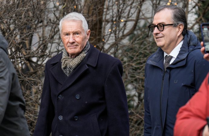 Epstein dosyasına adı karışan eski başbakan kendini canını almaya kalktı