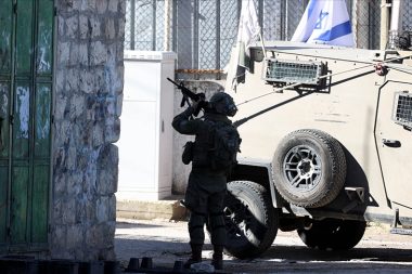 İsrail askerleri Gazze’de 15 sağlıkçı ve personelii 910 mermi sıkarak öldürmüş