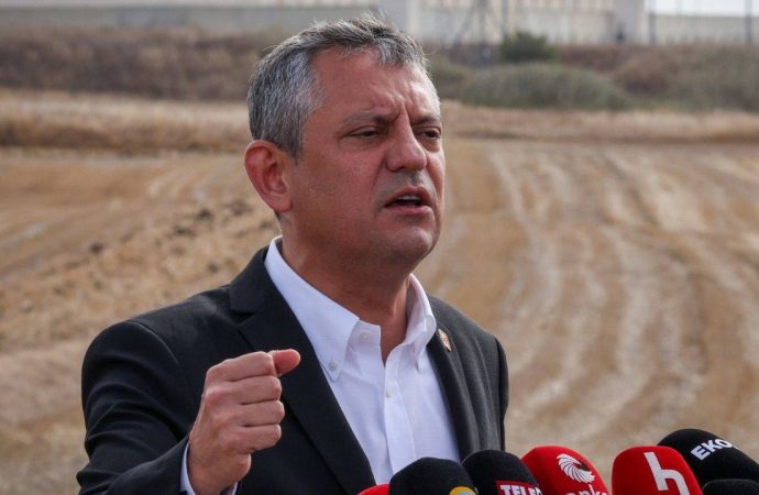 Özgür Özel, Ekrem İmamoğlu’nu ziyaret etti