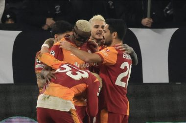Galatasaray öldü öldü dirildi