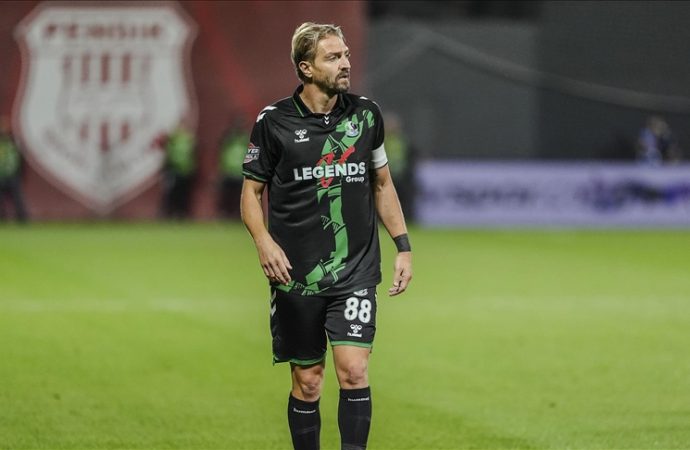 Sakaryaspor, Caner Erkin’i gönderdi
