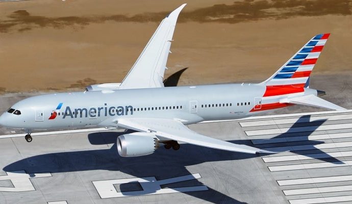 American Airlines kurşun deliği bulunan uçağı hizmetten çekti