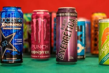 Enerji içecekleri 16 yaş altına yasaklanıyor