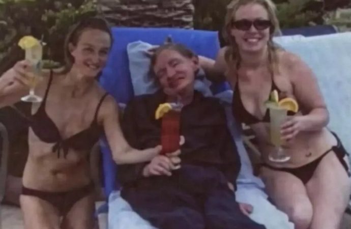 Stephen Hawking’in Epstein dosyalarında işi ne: Aile açıklama yaptı