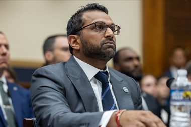 İddia: FBI Direktörü Trump’ın malikanesinde gizli belge soruşturan 10 personeli görevden aldı