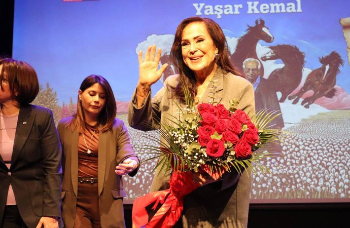Türkan Şoray’dan ‘Yılanı Öldürseler’ itirafı: ‘Bugün yapar mıydım, bilemem’