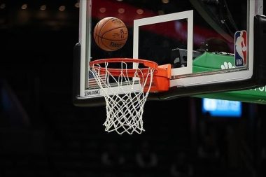 Rockets, Magic deplasmanında 19 sayı geriden gelerek kazandı