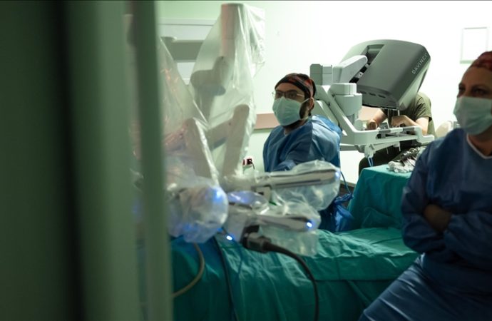 Karaciğerindeki tümör robotik cerrahiyle alındı