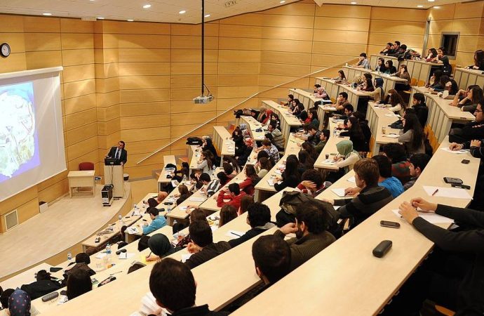 Koca koca profesörlere utandıran uyarı: Doçentlik jürisine girin, kaytarmayın