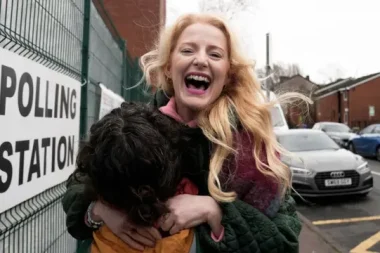 İngiltere’de ara seçimi kazanan tesisatçı Hannah Spencer