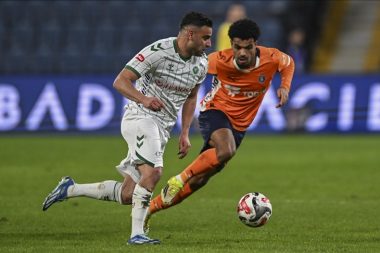 Başakşehir ikinci yarıda açıldı, Konyaspor’u yendi