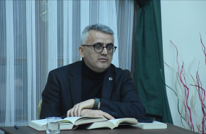 Okudukça etkilendi: İki yıldır Kutadgu Bilig anlatıyor