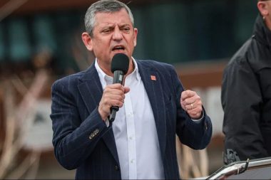 CHP lideri Özel Burdur mitinginde: İran’ı kurtarmak ne Trump’a ne eli kanlı Netanyahu’ya düşer