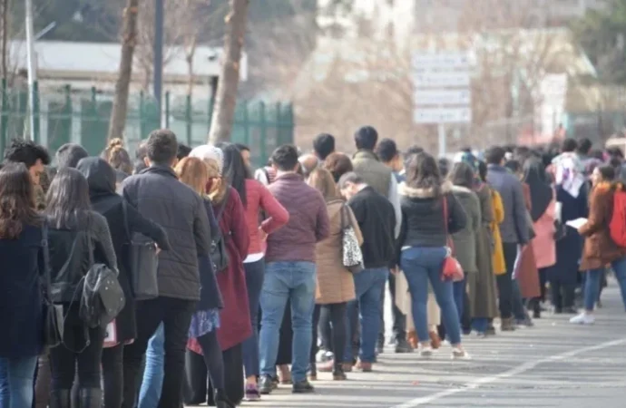 İnsan eliyle yaratılmış bir afetin içinde yaşayıp bunu hiç konuşmamak