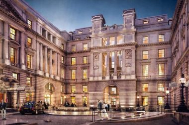 007 barında dinlediğim bir kesik baş, bir kadın casus ve gerçek bir seks skandalı