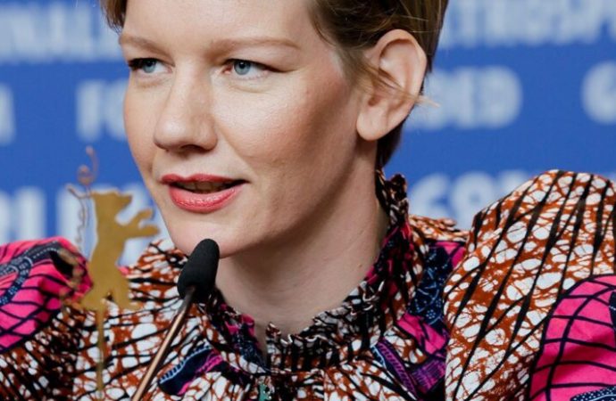 Berlinale Günlüğü: Sandra Hüller ödüle göz kırpıyor!