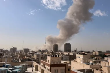 Büyük savaş başladı: ABD ve İsrail İran’ı vurdu