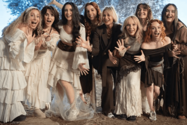 Sezen yazdı, 8 kadın söyledi: Kadın iyileştiren bir güç