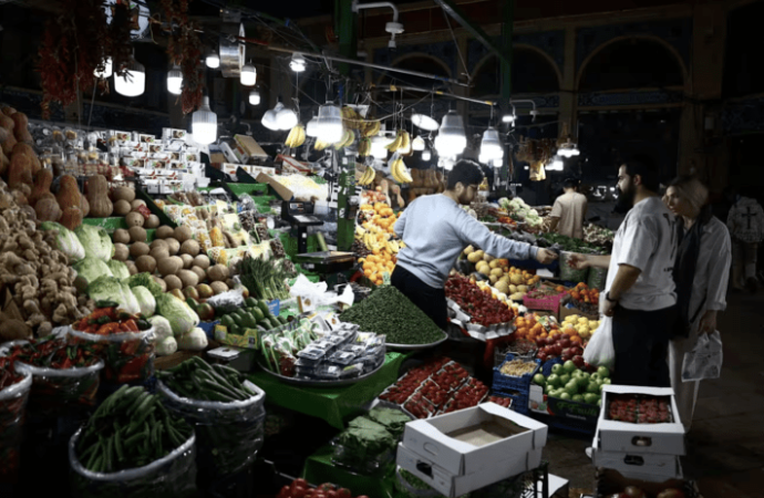 İran’ın ‘Direniş ekonomisi’ nasıl ayakta duruyor?