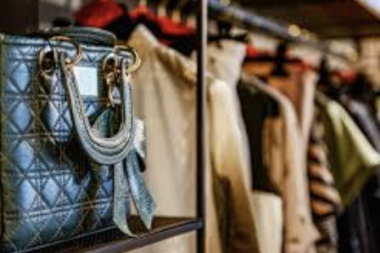 Daralma: Rafın Altı mı, Vitrinin Zirvesi mi?