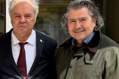 Yüksel Yalova: Siyasetin, Akademinin ve Sahnenin Kesişiminde Bir Değer