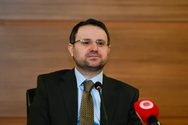 Demek ki İmamoğlu davası cami cemaatini bile ikna edememiş