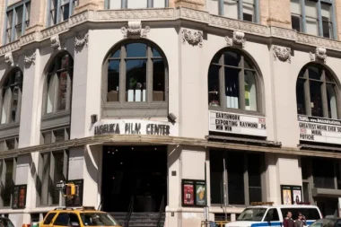 New York’a gidip gelenler hemen bilecek; Angelika Film Center’ın Angelika’sı hayata veda etti