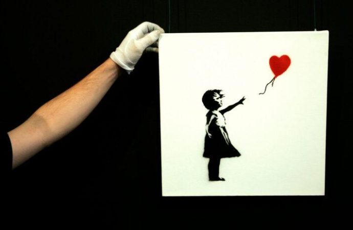 Artık Banksy’nin gerçek adını biliyoruz, peki boyumuz bir karış uzadı mı?