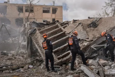 Cumartesi gecesi düşen iki İran füzesinden sonra İsraillileri aldı bir merak: Ne oldu bizim füze savunma sistemine?