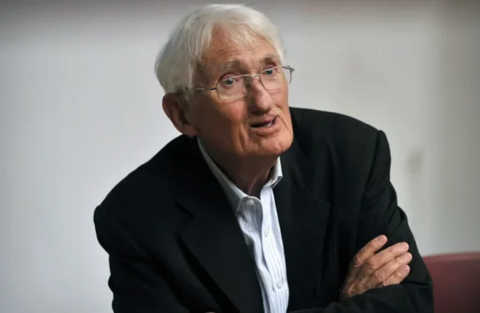 Hayatı post modernizme karşı savaşla geçen bir büyük düşünür, Jurgen Habermas hayatını kaybetti