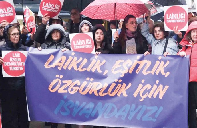 Laiklik bildirisine soruşturma: İfadeye çağırıldılar