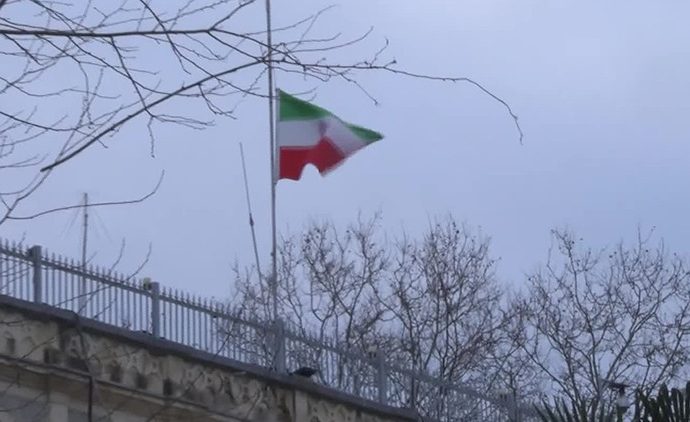 İran’da 40 günlük yas: Biz de onların kalbini yakacağız