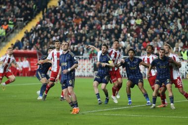 Fenerbahçe 90+7’de direğe takıldı, yine puan kaybetti