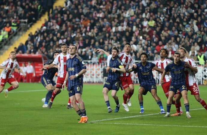Fenerbahçe 90+7’de direğe takıldı, yine puan kaybetti