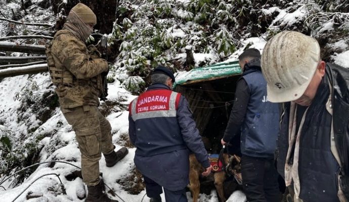 Ruhsatsız 10 maden ocağı imha edildi