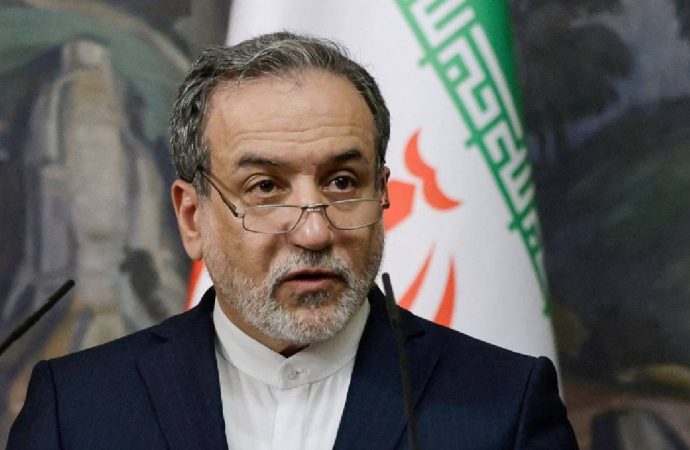 Erakçi: Trump diplomasiye ve onu seçen Amerikalılara ihanet etti