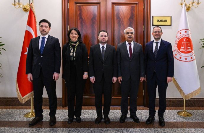 İmralı Heyeti Çiftçi ve Gürlek’le kayyımı görüştü, ama Mardin yine kayyımda kaldı