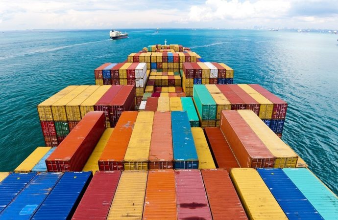 Navlun üçe katlandı, ihracat ve turizmde iptaller başladı