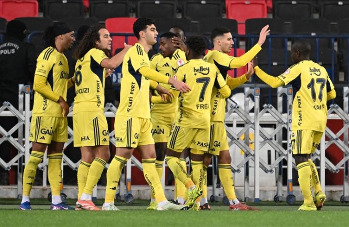 Fenerbahçe güle oynaya çeyrek finalde