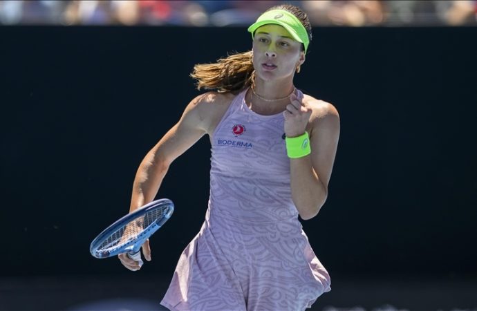 Zeynep Sönmez Indian Wells’te ilk turu geçti