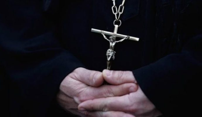 Kilise kabul etti: ABD’de 75 rahip çocukları onlarca yıl istismar etti