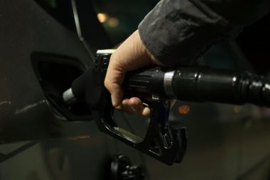 Eşel mobil sisteminde ilk gün: Motorine 3,11 lira zam geldi