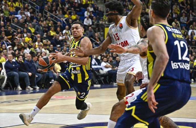 Fenerbahçe Avrupa’da doludizgin