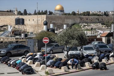 İsrail izin vermedi: Mescid-i Aksa’da cuma namazı cemaatsiz kılındı