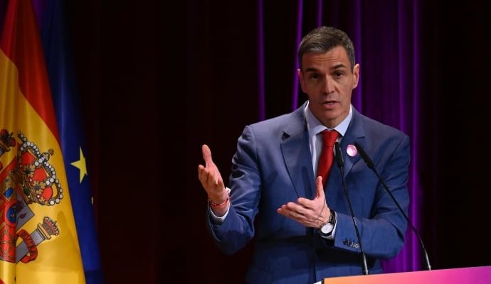 Pedro Sanchez: Mesele İran rejiminden yana olup olmamak değil, uluslararası hukuka bağlı olup olmamak